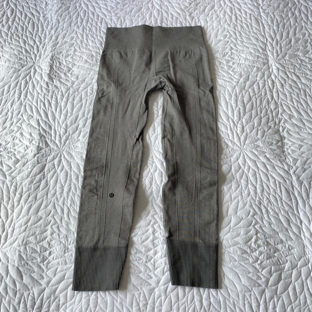 Lululemon Athletica Ebb to Street Seamless Gray Leggings with Tapered Fit